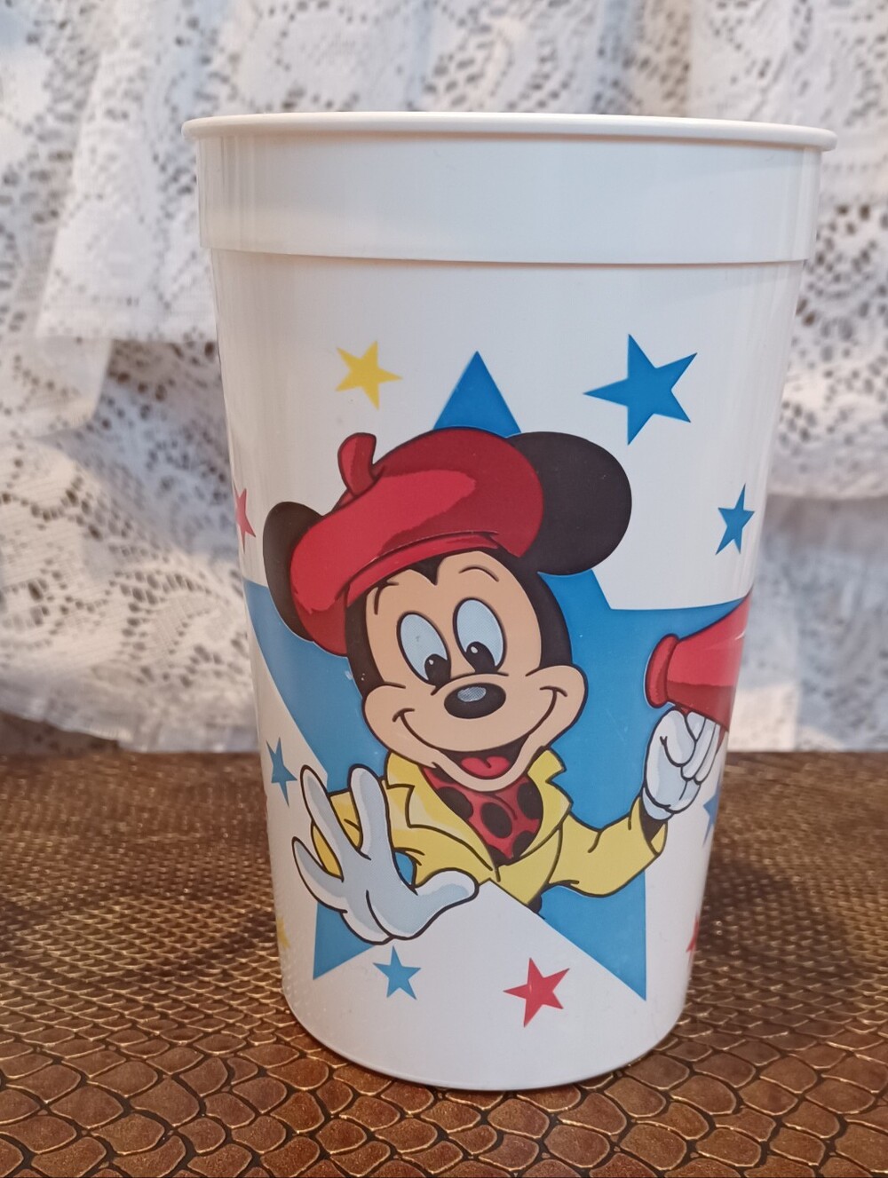 VINTAGE 1993 WALT DISNEY WORLD DIRECTOR MICKEY MOUSE PLASTIC DRINKING CUP 16 OZ